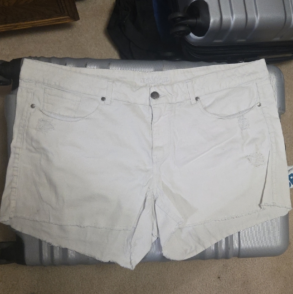 Reign Off-White Jean Shorts